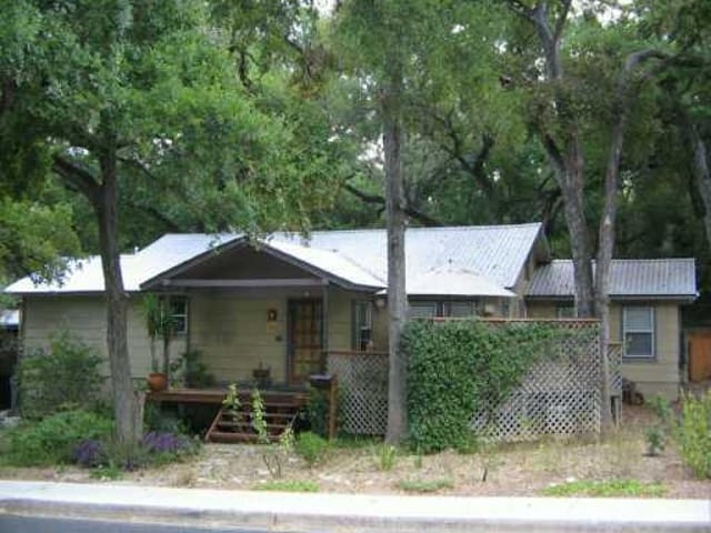 705 Dawson Rd