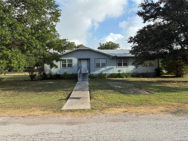 705 E Umlang ST