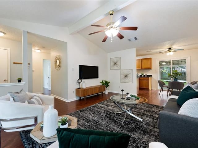 705 Hyde Park Pl