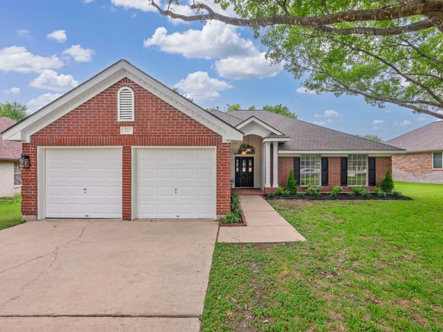 705 Split Oak DR