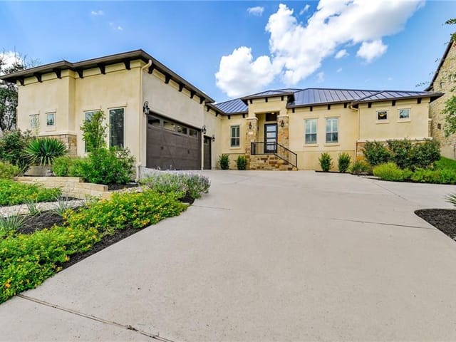 705 Sweet Grass LN