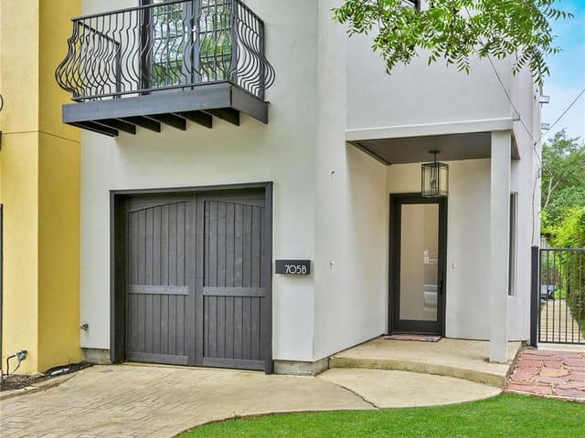 705 W Johanna ST Unit #B