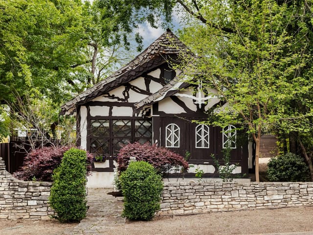 705 W Mary A&B St