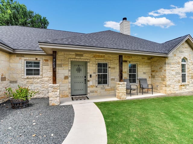 705 Woodland Park DR