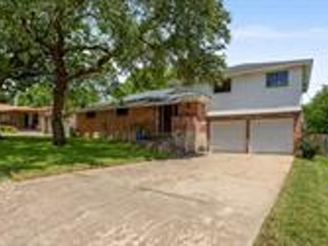 706 Cambridge DR