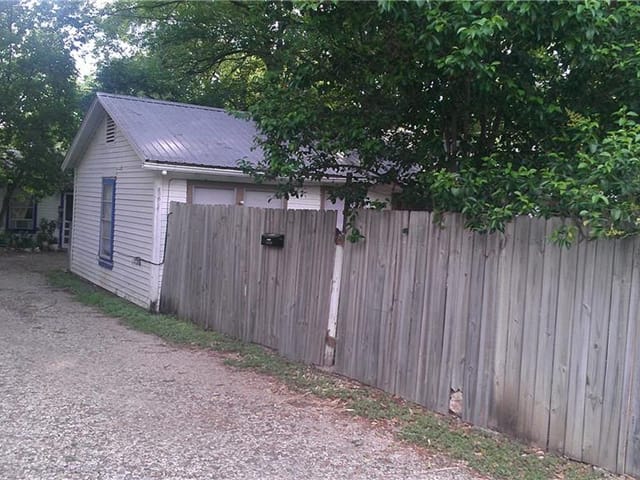 706 Fletcher St
