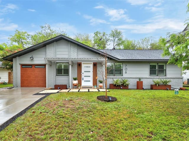 706 Newcastle Dr