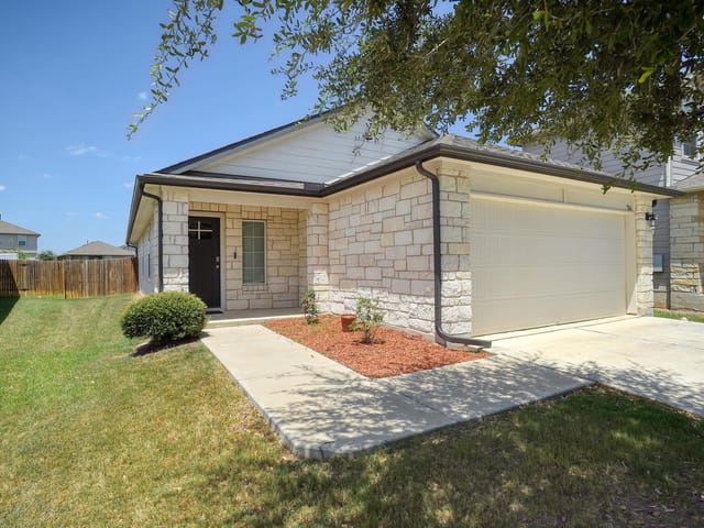 706 Roaring Fork LN