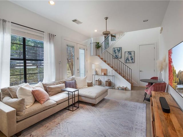 707 Cardinal LN Unit #B2