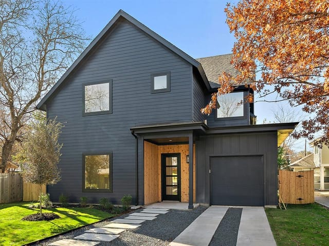 707 E. 49th St