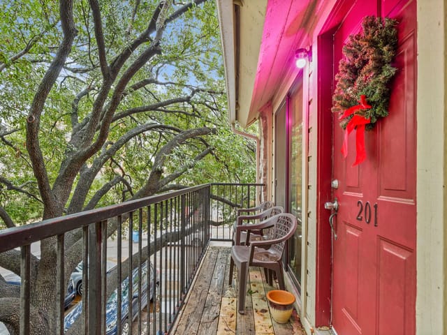 708 Graham Pl Unit #201