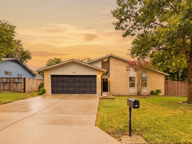 708 Greenwich PL