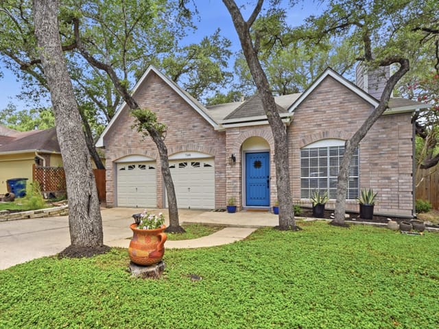 708 Shade Tree DR
