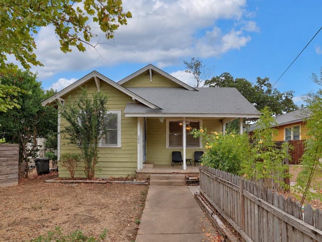 708 W 35th ST