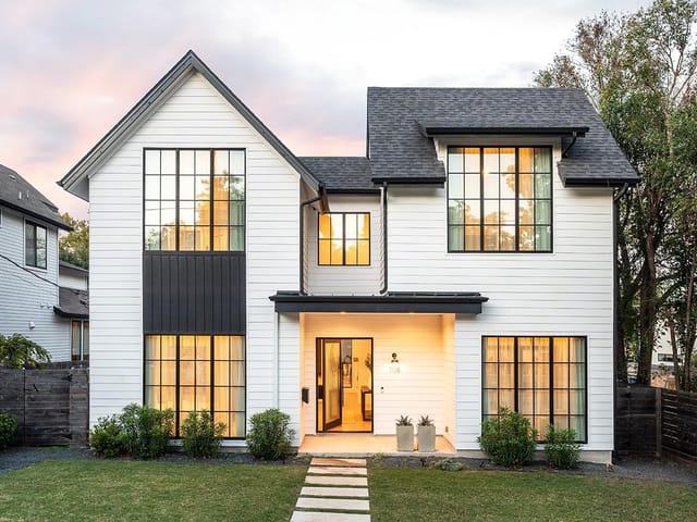 708 W Johanna ST