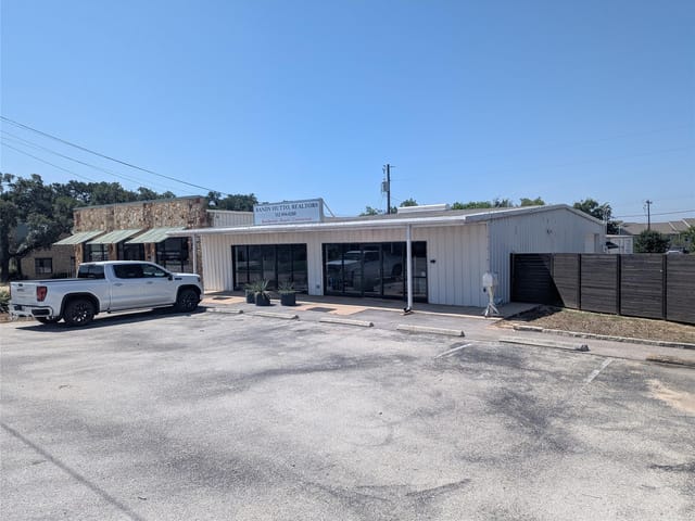 709 A & B and 711B Hwy 290