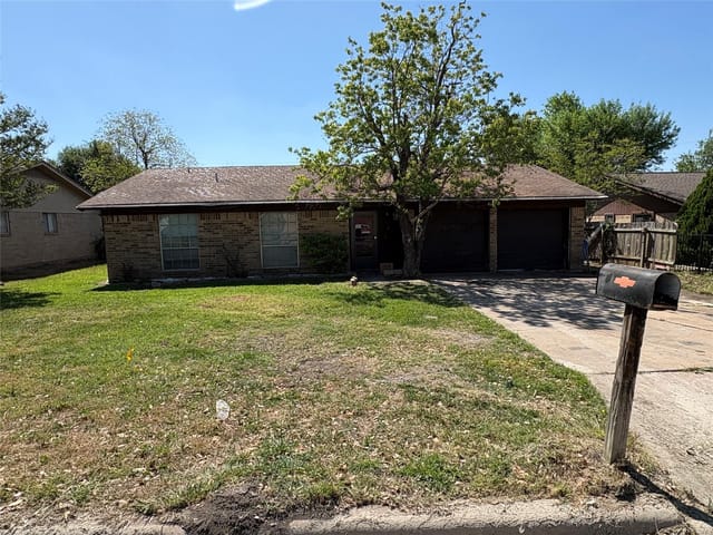 709 Drake Ln