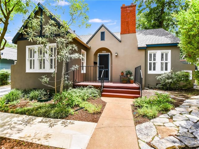 709 Landon Ln