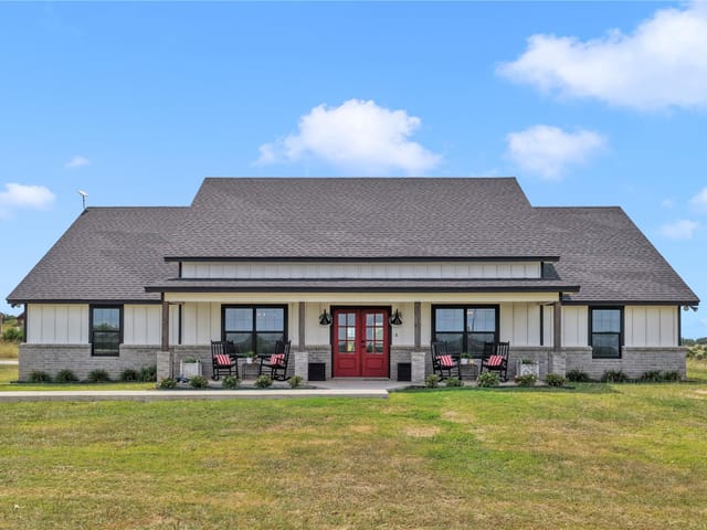 709 Three Creeks DR
