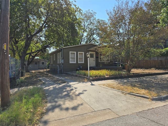 709 W Monroe St