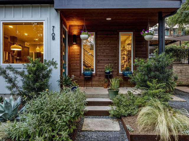710 Augusta Ave Unit #B