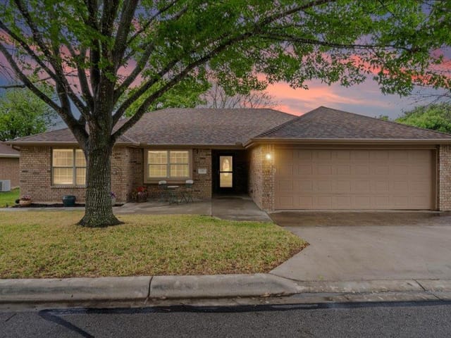 710 Cottonwood Dr