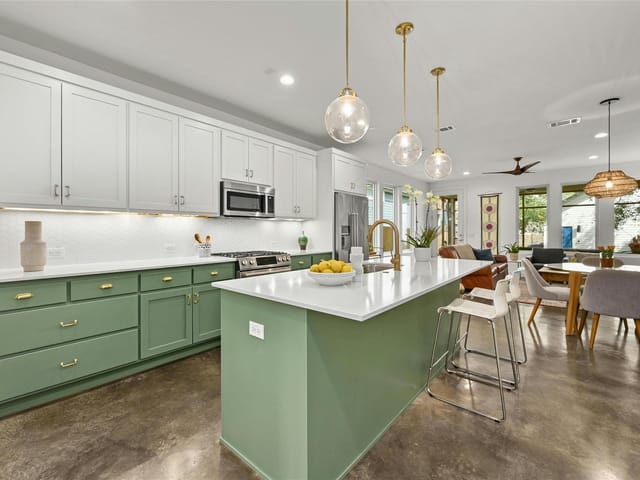 710 W Johanna ST Unit #A