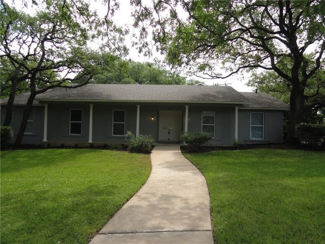 7101 Spurlock Dr