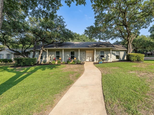 7101 Spurlock Dr