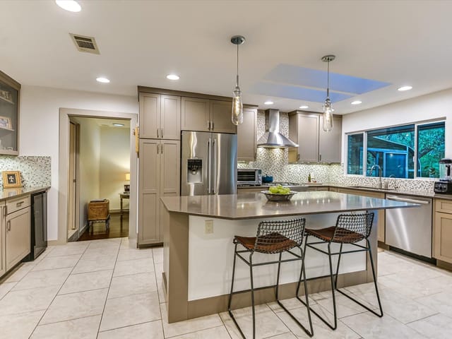 View 7101 Sungate DR 7101 Sungate DR, photo 1 of 6, Austin, TX