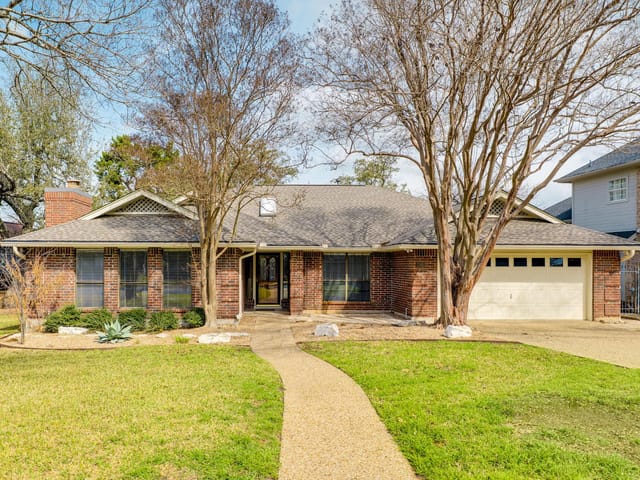 7102 Anaqua DR