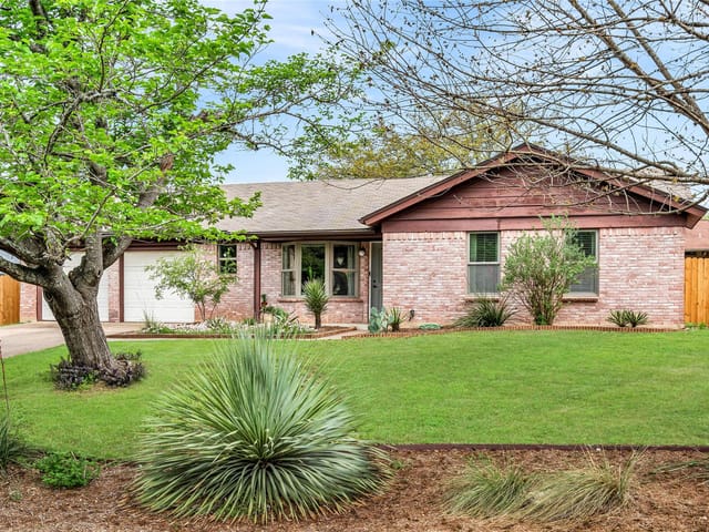 7102 Whispering Creek Ct