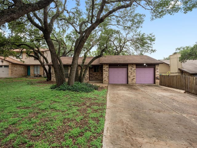 7102 Woodhue Ct