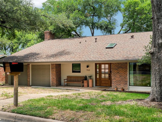 7103 Creighton LN