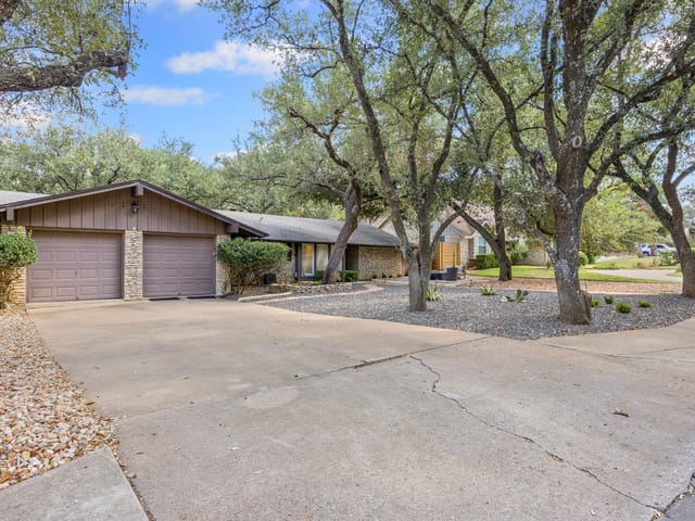 7103 Mesa DR