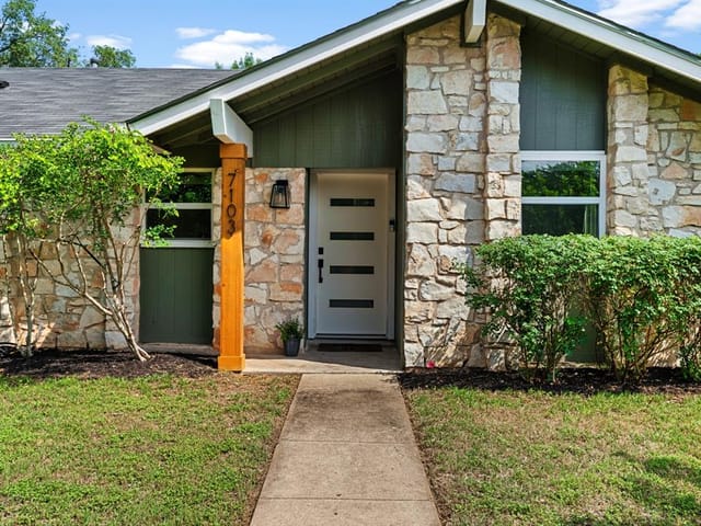 7103 Whispering Oaks Dr