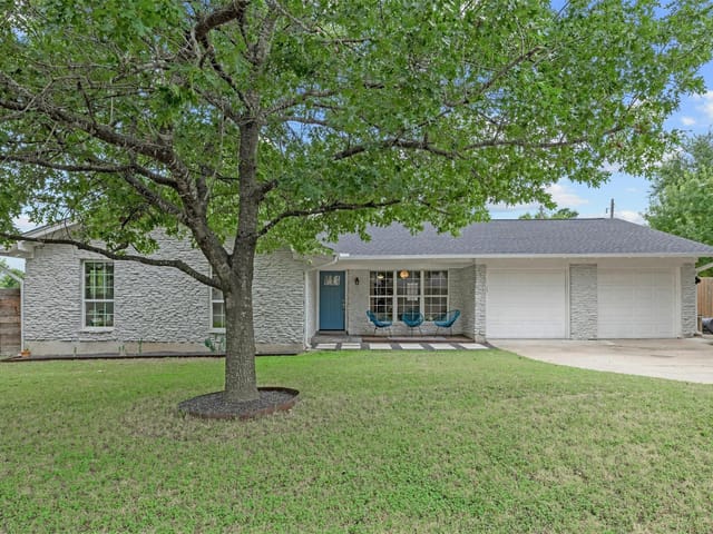 7104 Geneva Dr