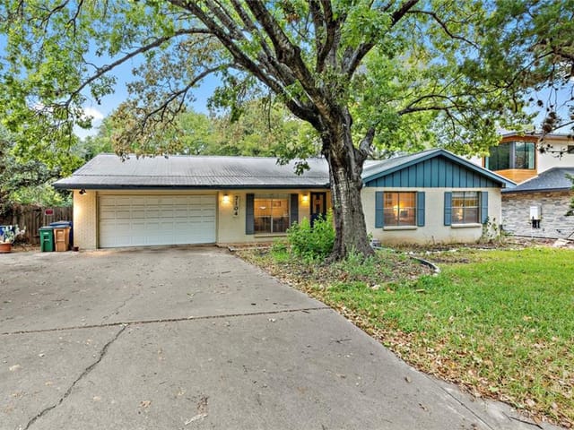 7104 Spurlock Dr
