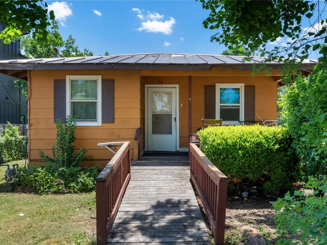 7105 Bethune Ave