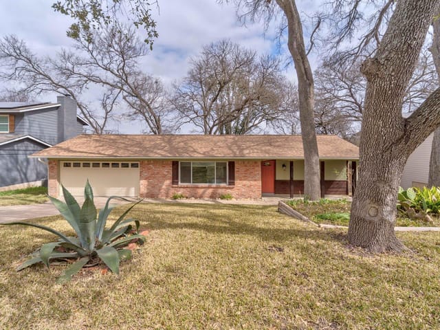 7105 Creighton Ln