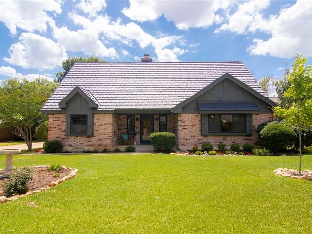 7106 Fence Line Dr