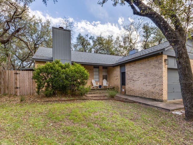 7106 Woodhue Ct