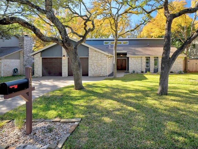 7107 Carlwood Dr