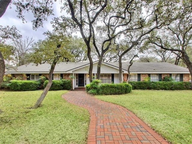 7107 Mesa Dr