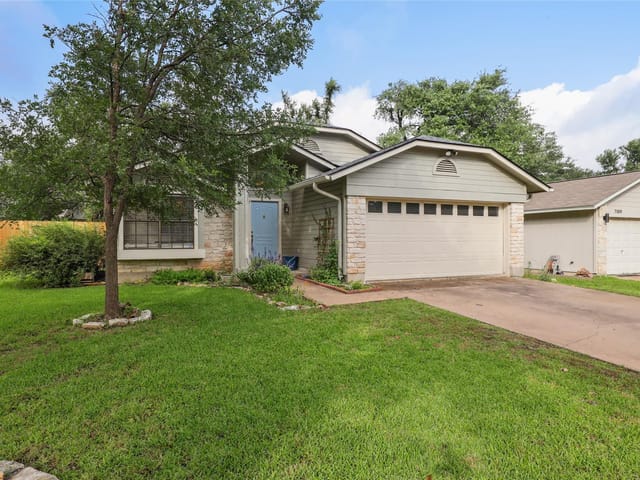 7107 Pine Bluffs Trl