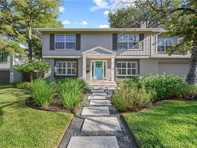 7107 Sungate Dr