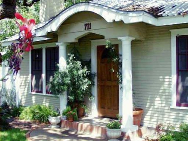 711 GARNER Ave