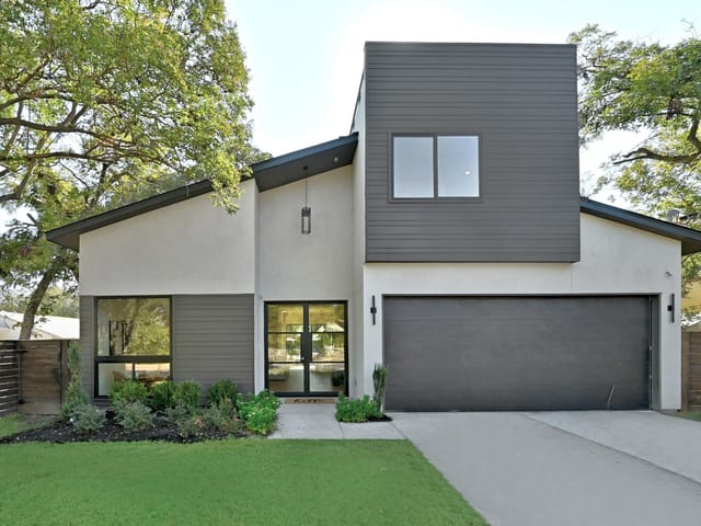 711 Kinney Ave