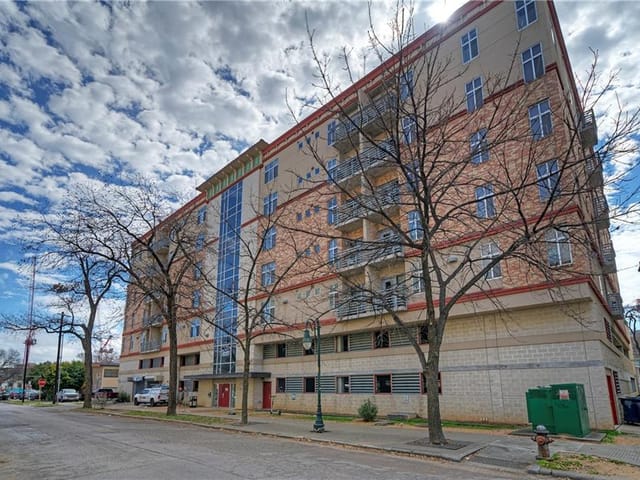 711 W 26th St Unit #410