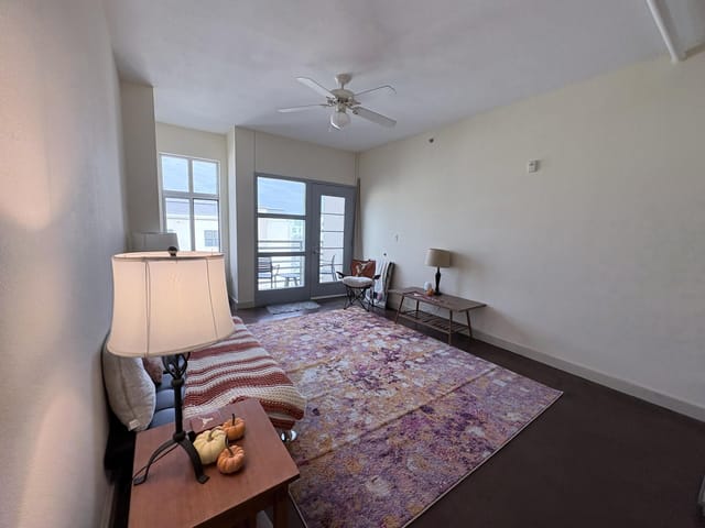 711 W 26th St Unit #700
